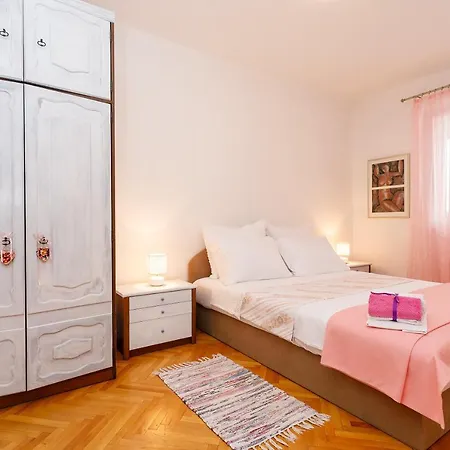 Apartman Ana * Omiš