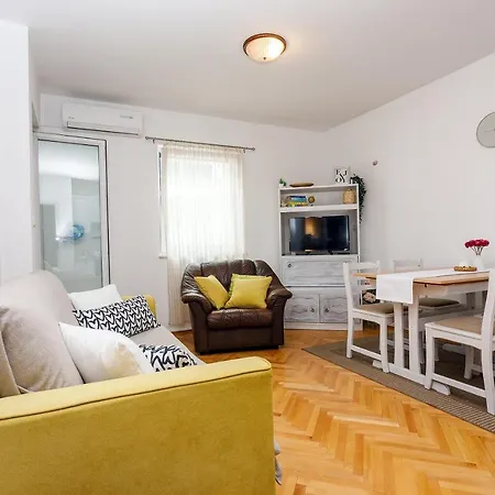 Apartman Ana *